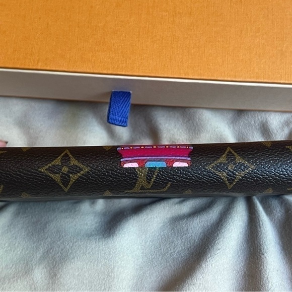 Limited Edition rare Zippy Monogram Vivienne 2020 Holiday Collection Long Wallet - Picture 11 of 14